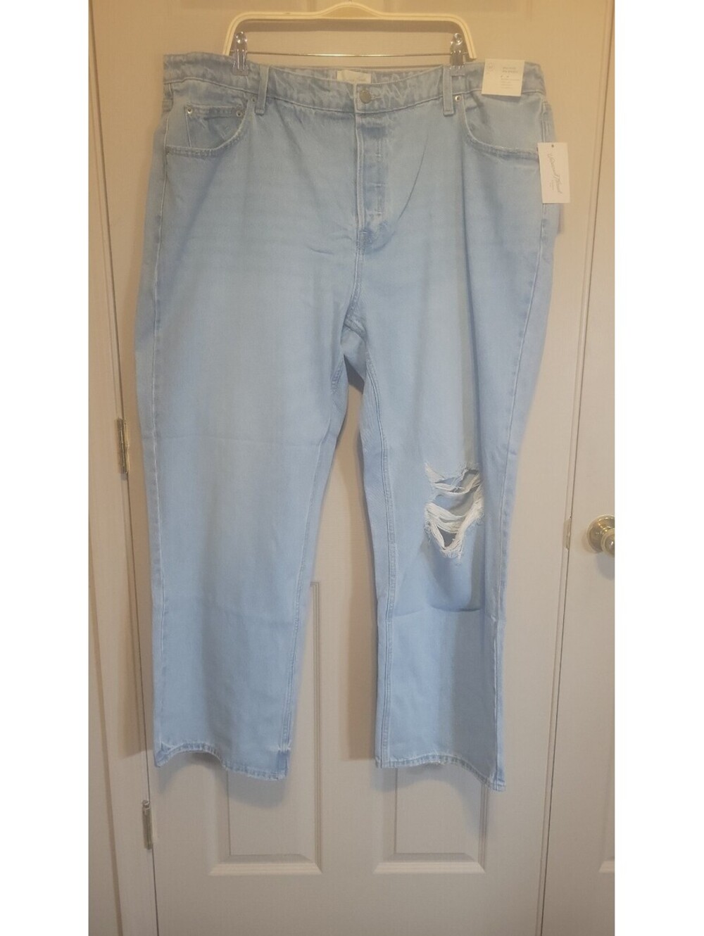 Universal Thread Mid-Rise Light Blue Ripped Jeans Size 22